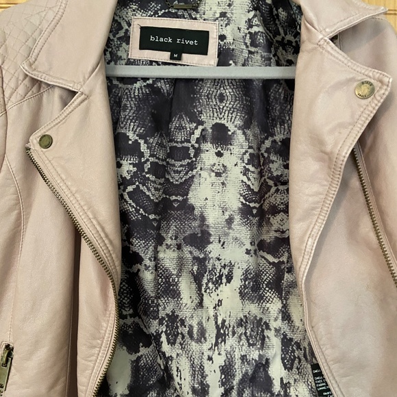 Black Rivet pleather biker jacket in subtle blush pink - Picture 4 of 8